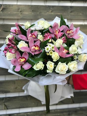 Букет цветов из: Розы и Хризантемы в Новосиле