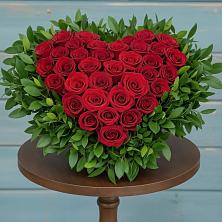 Цветочная композиция из Розы в виде сердца в Новосиле