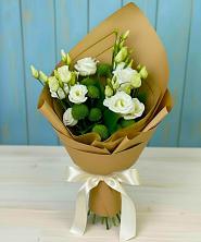 Букет цветов из:  Хризантемы и Лизиантусы в Новосиле